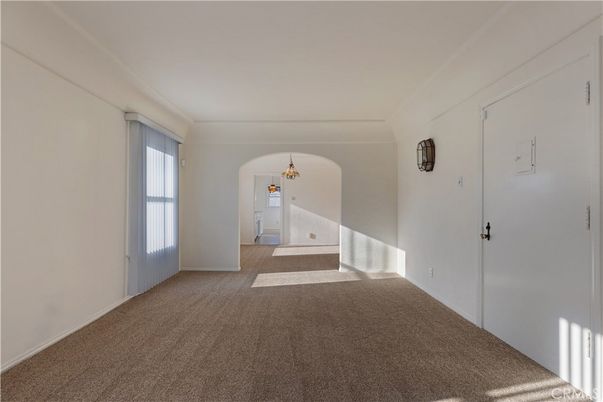 Empty room, Interior, Pendant Lights