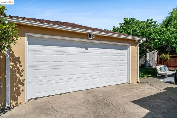 Detached Garage, Exterior