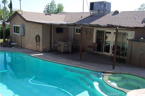 Exterior, Pool