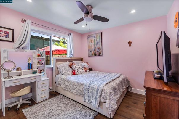 Bedroom, Home Office, Interior, Recessed Lighting, Wood Texture Flooring