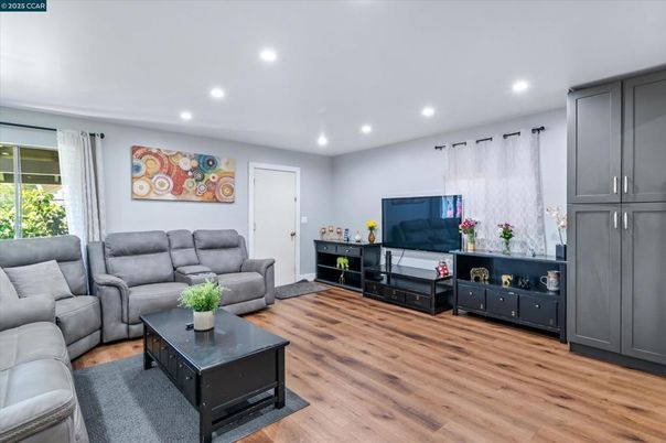 Interior, Living room, Recessed Lighting, Wood Texture Flooring