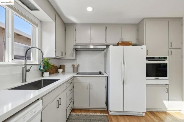 Interior, Kitchen, Recessed Lighting, Wood Texture Flooring