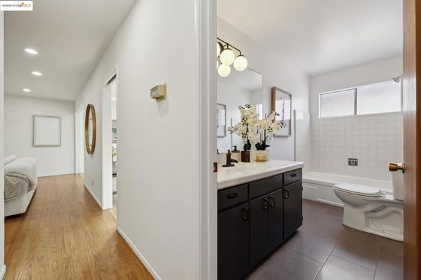 Bathroom, Interior, Recessed Lighting, Wood Texture Flooring