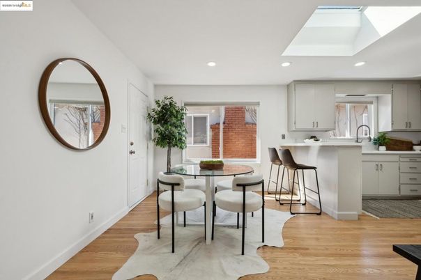 Dining room, Interior, Kitchen, Recessed Lighting, Wood Texture Flooring