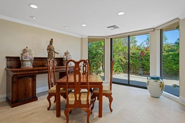Dining room, Interior, Recessed Lighting