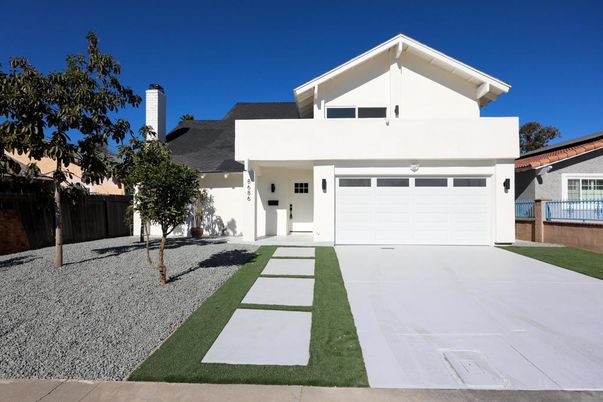 Attached, Exterior, Facade, Modern