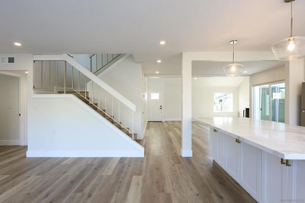 Interior, Pendant Lights, Recessed Lighting, Wood Texture Flooring