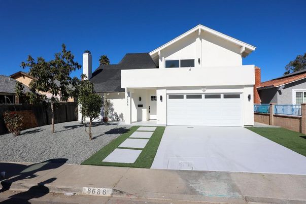 Attached, Exterior, Facade, American Craftsman