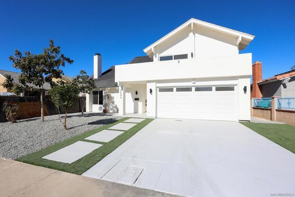 Attached, Exterior, Facade, Modern
