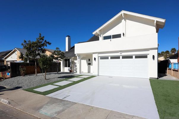 Attached, Exterior, Facade, Modern