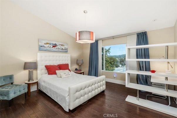 Bedroom, Home Office, Interior, Pendant Lights, Wood Texture Flooring