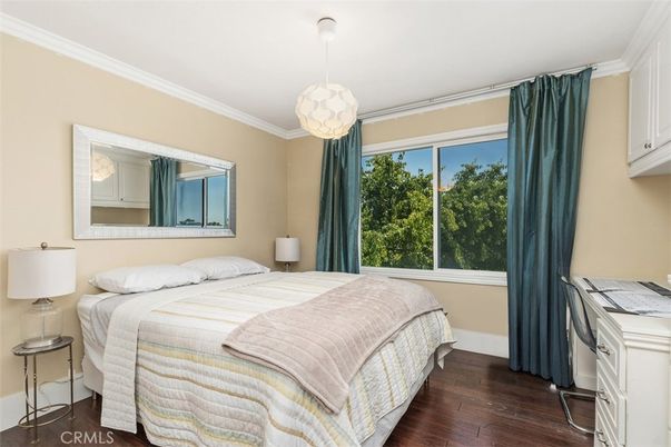 Bedroom, Interior, Pendant Lights, Wood Texture Flooring
