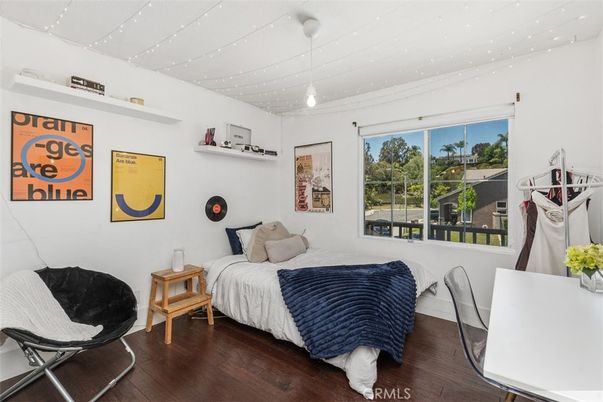 Bedroom, Interior, Pendant Lights, Wood Texture Flooring