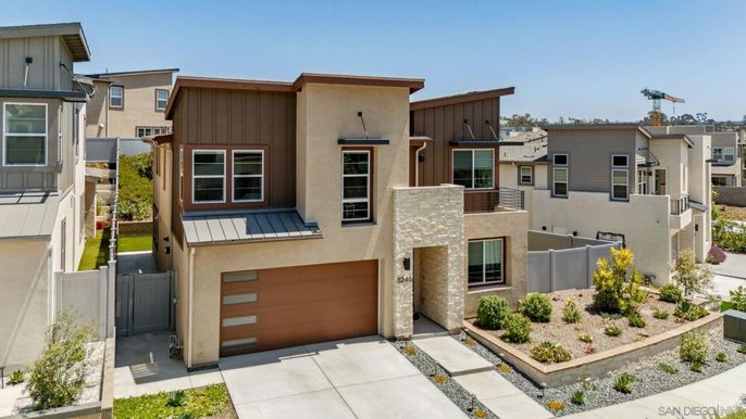 Attached, Exterior, Facade, Modern