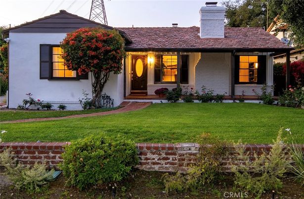 Backyard, Exterior, Facade, Ranch