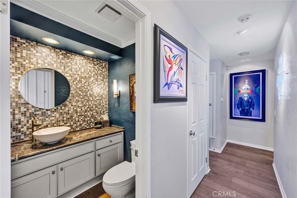 Bathroom, Interior, Recessed Lighting, Wood Texture Flooring