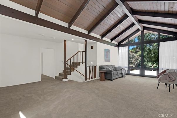 Empty room, Interior, Wooden Beams, Wooden Ceilings