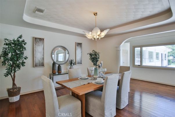 Chandelier, Dining room, Interior, Wood Texture Flooring