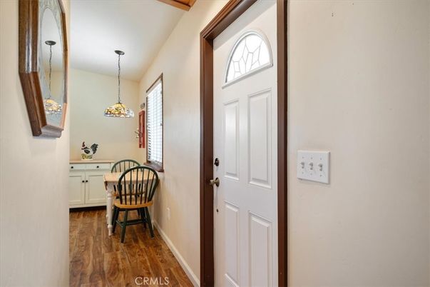Interior, Pendant Lights, Wood Texture Flooring