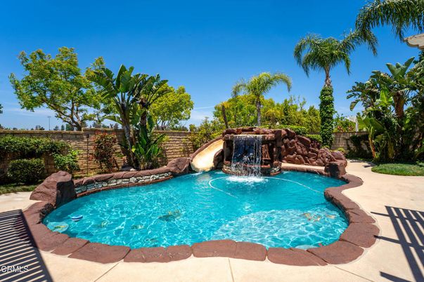 Exterior, Playground, Pool