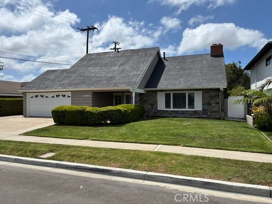 Attached, Exterior, Facade, Cape Cod