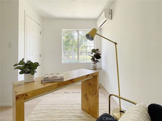 Home Office, Interior