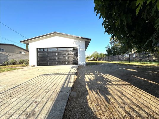 Detached Garage, Exterior