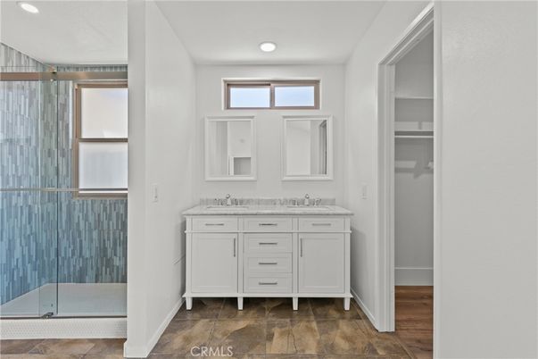 Bathroom, Dual Sink Vanities, Interior, Recessed Lighting