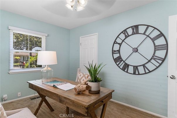 Home Office, Interior