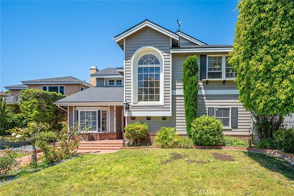 Exterior, Facade, American Craftsman