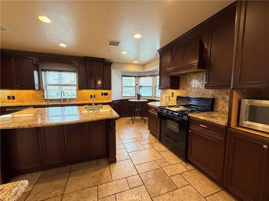 Dining room, Interior, Kitchen, Recessed Lighting