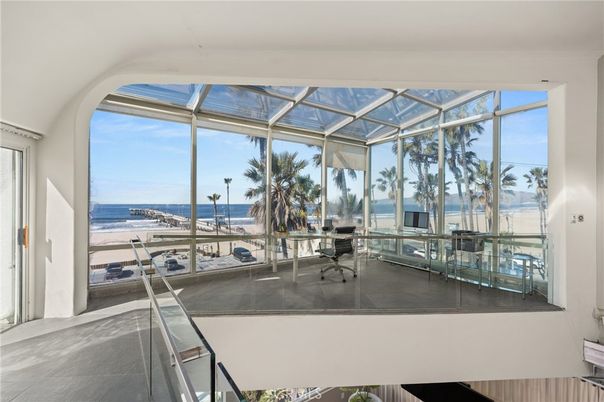 Glass Ceilings, Interior, Sun Room, Water