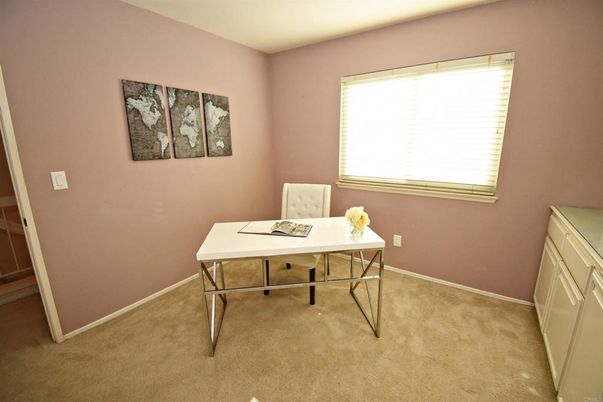 Home Office, Interior
