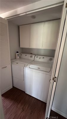 Interior, Utility Closets, Washer, Wood Texture Flooring