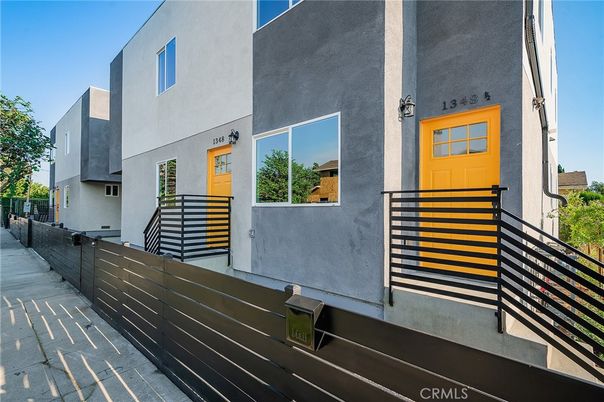 Exterior, Facade, Modern