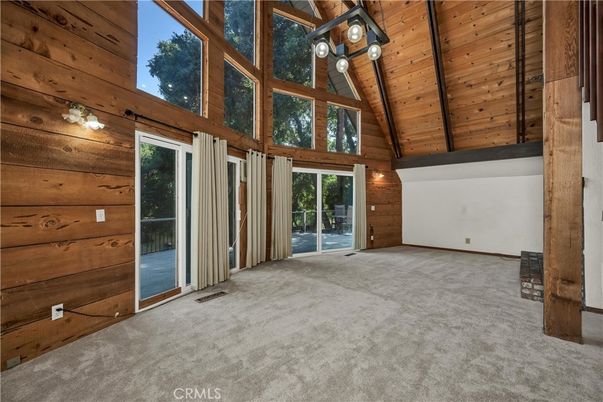 Empty room, Interior, Wooden Beams, Wooden Ceilings, Wooden Walls