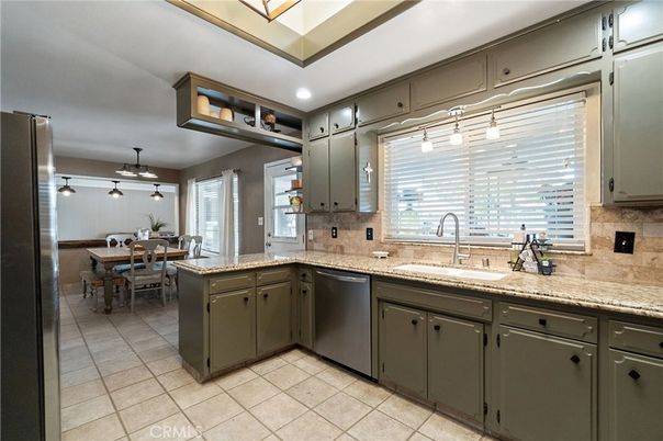 Dining room, Interior, Kitchen, Recessed Lighting