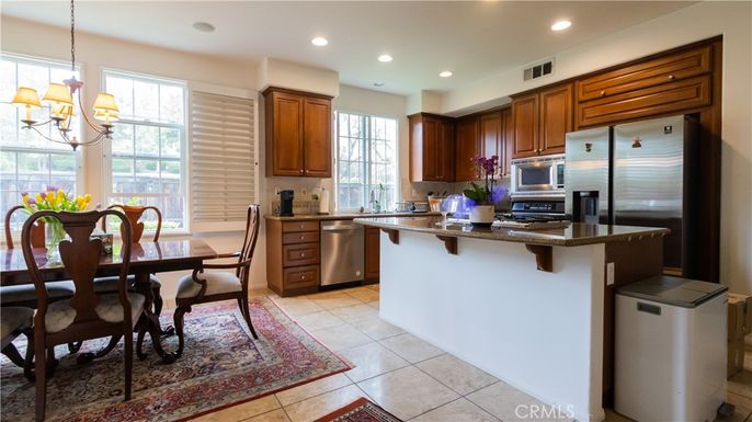 Dining room, Interior, Kitchen, Recessed Lighting, Stainless Steel Appliances