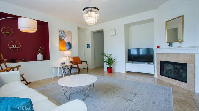Chandelier, Fireplace, Interior, Living room