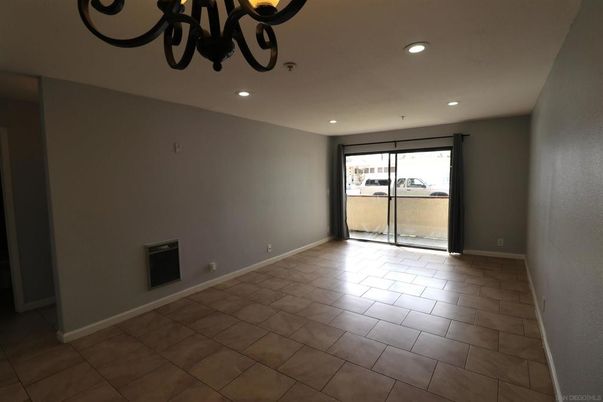 Chandelier, Empty room, Interior, Recessed Lighting
