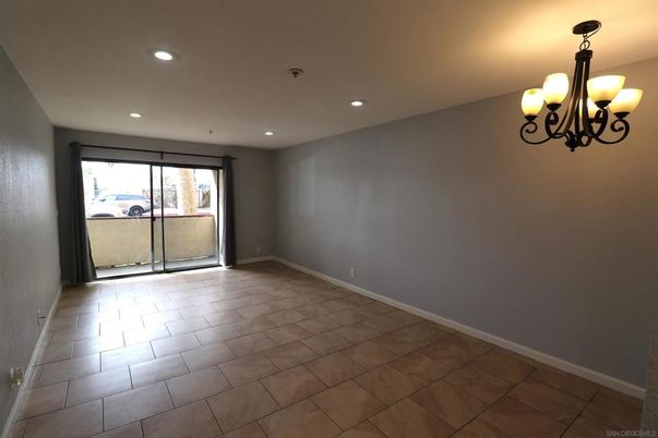 Chandelier, Empty room, Interior, Recessed Lighting