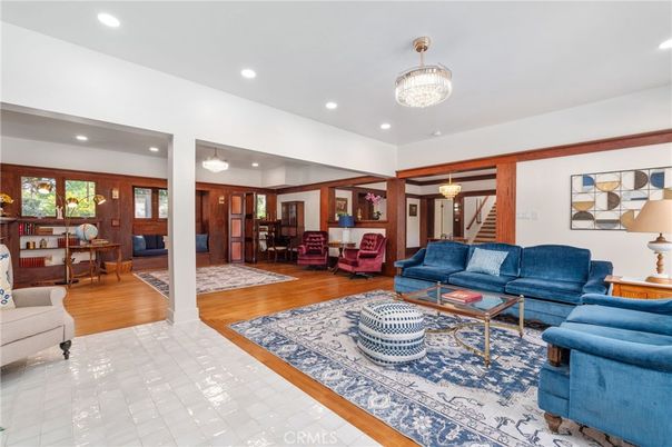 Chandelier, Interior, Living room, Recessed Lighting, Wood Texture Flooring