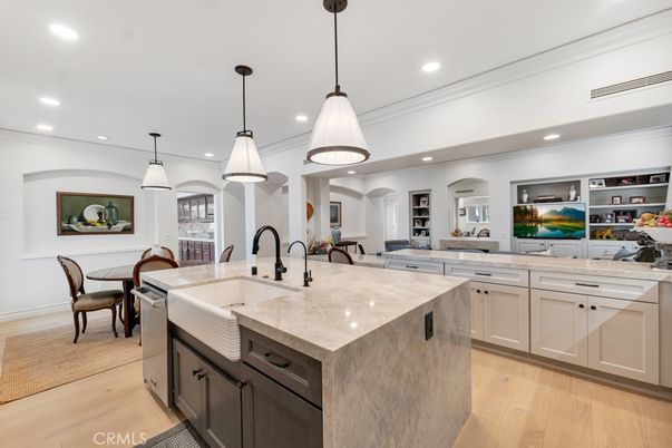 Dining room, Interior, Kitchen, Pendant Lights, Recessed Lighting, Wood Texture Flooring