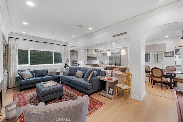 Dining room, Interior, Kitchen, Living room, Pendant Lights, Recessed Lighting, Stainless Steel Appliances, Wood Texture Flooring