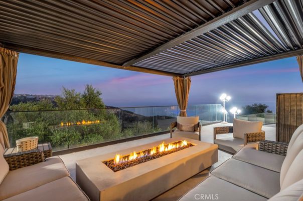 Exterior, Pool, Water