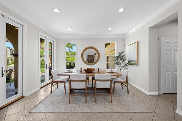 Dining room, Interior, Recessed Lighting