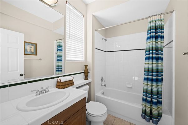 Bathroom, Interior, Tile Countertops