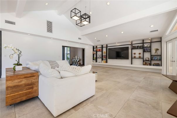 Interior, Living room, Pendant Lights, Recessed Lighting