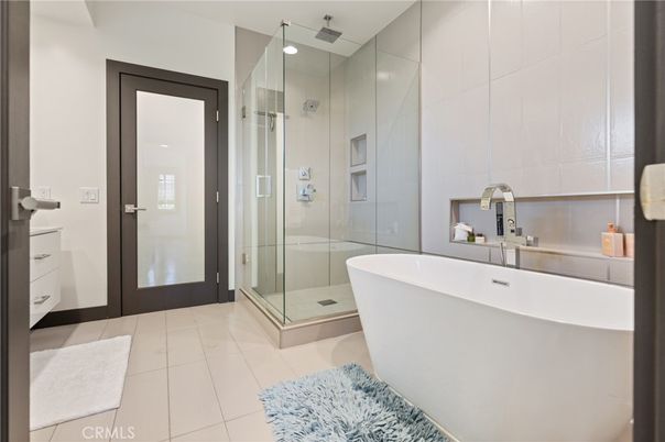 Bathroom, Free Standing Baths, Glass Shower, Interior, Recessed Lighting