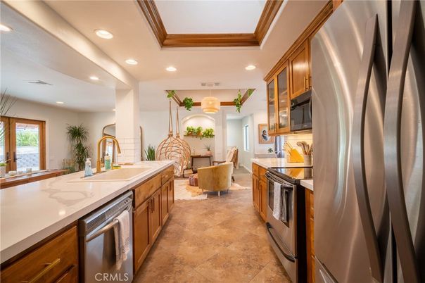 Dining room, Interior, Kitchen, Recessed Lighting, Stainless Steel Appliances